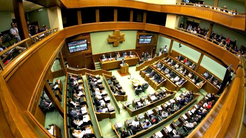 Autogobernuaren aldeko ekimena aurkeztu du EAJk