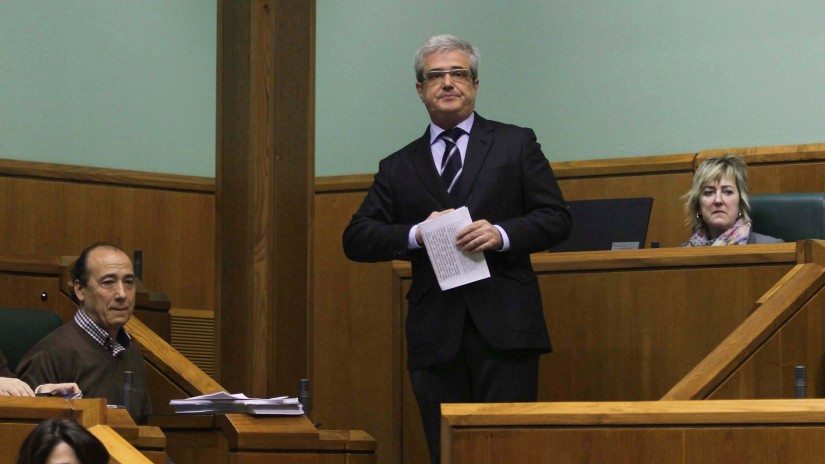 Ertzaintzaren patrulla baten eta TUVISAko gidari baten artean izan den gertakaria azaltzea eskatu dio EAJk Herrizaingo sailburuari