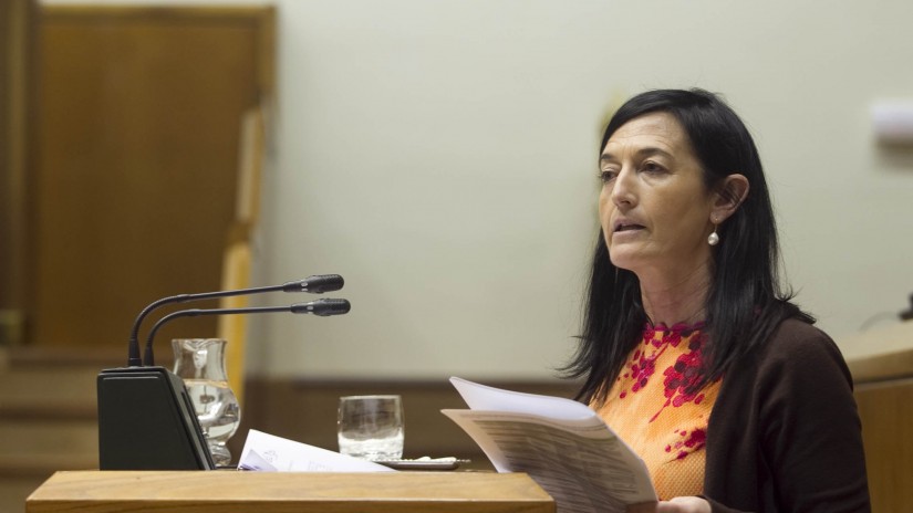 Lehendakaria nazioarteko goi-bilera ekonomikora joatea defendatu du EAJk