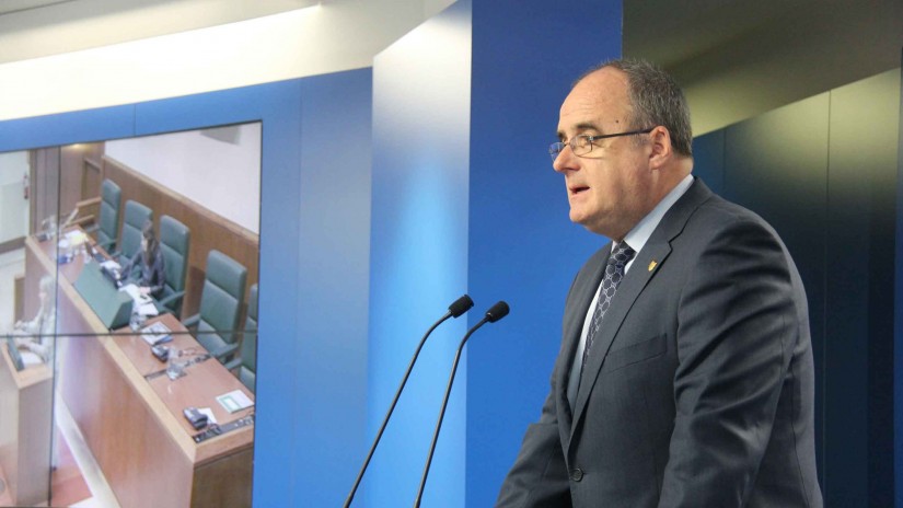“Autogobernu ponentzia eratu dugu Legebiltzarrean, ordezkatuta dauden euskal herritarren borondate politikoa eguneratzeko”