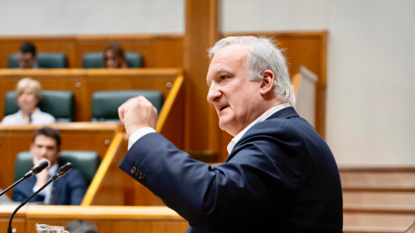 EAJ-PNVk ospatzen du Eusko Legebiltzarrean lortutako akordio historikoa, Estatuari Vitoria-Gasteizko martxoaren 3an izan zuen papera aitortzea eskatzeko