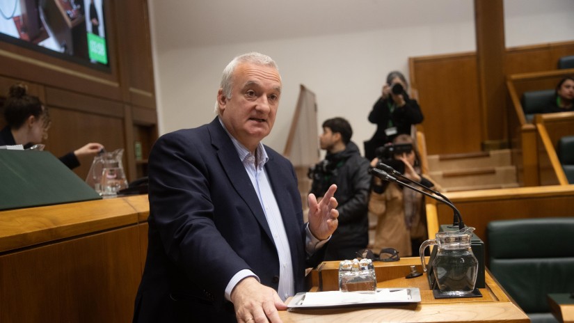 Aurrera doa Gardentasun Legearen izapidetzea, kalitate demokratikoa, lankidetzazko gobernantza eta erakundeekiko konfiantza indartzea ahalbidetuko duena